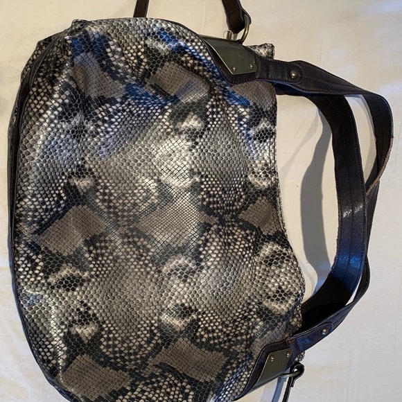 Snakeskin large shoulder bag - Picture 2 of 4